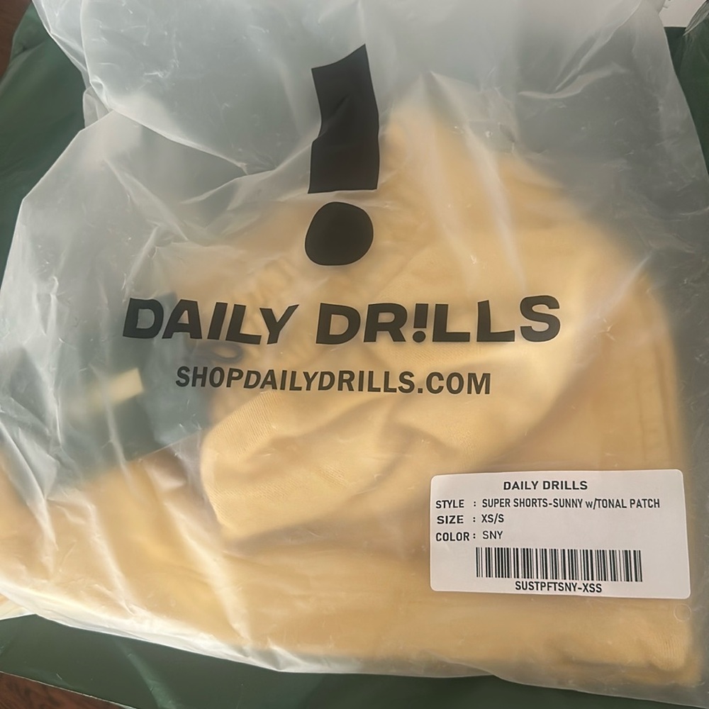 Daily drills super shorts -sunny
